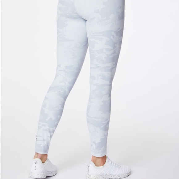 lululemon athletica Pants - Lululemon x SoulCycle - Wunder Under High-Rise Tight 25"